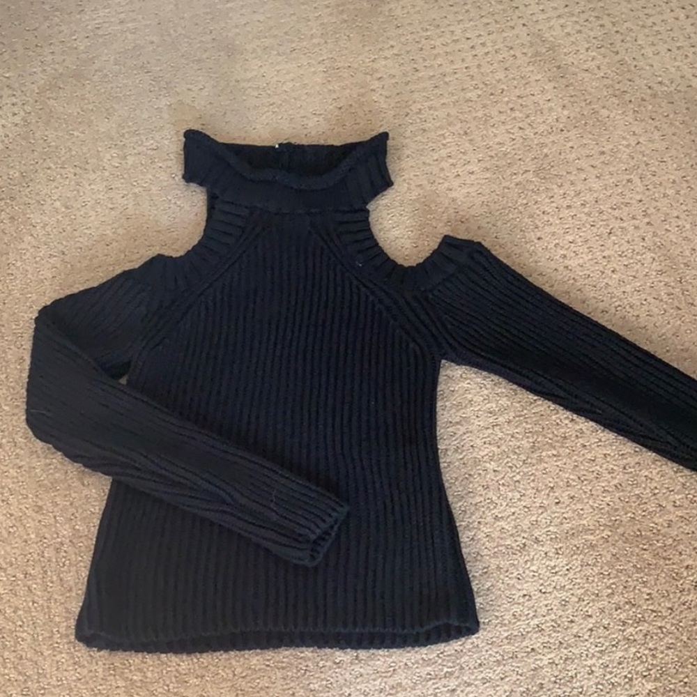 LF cut out sweater